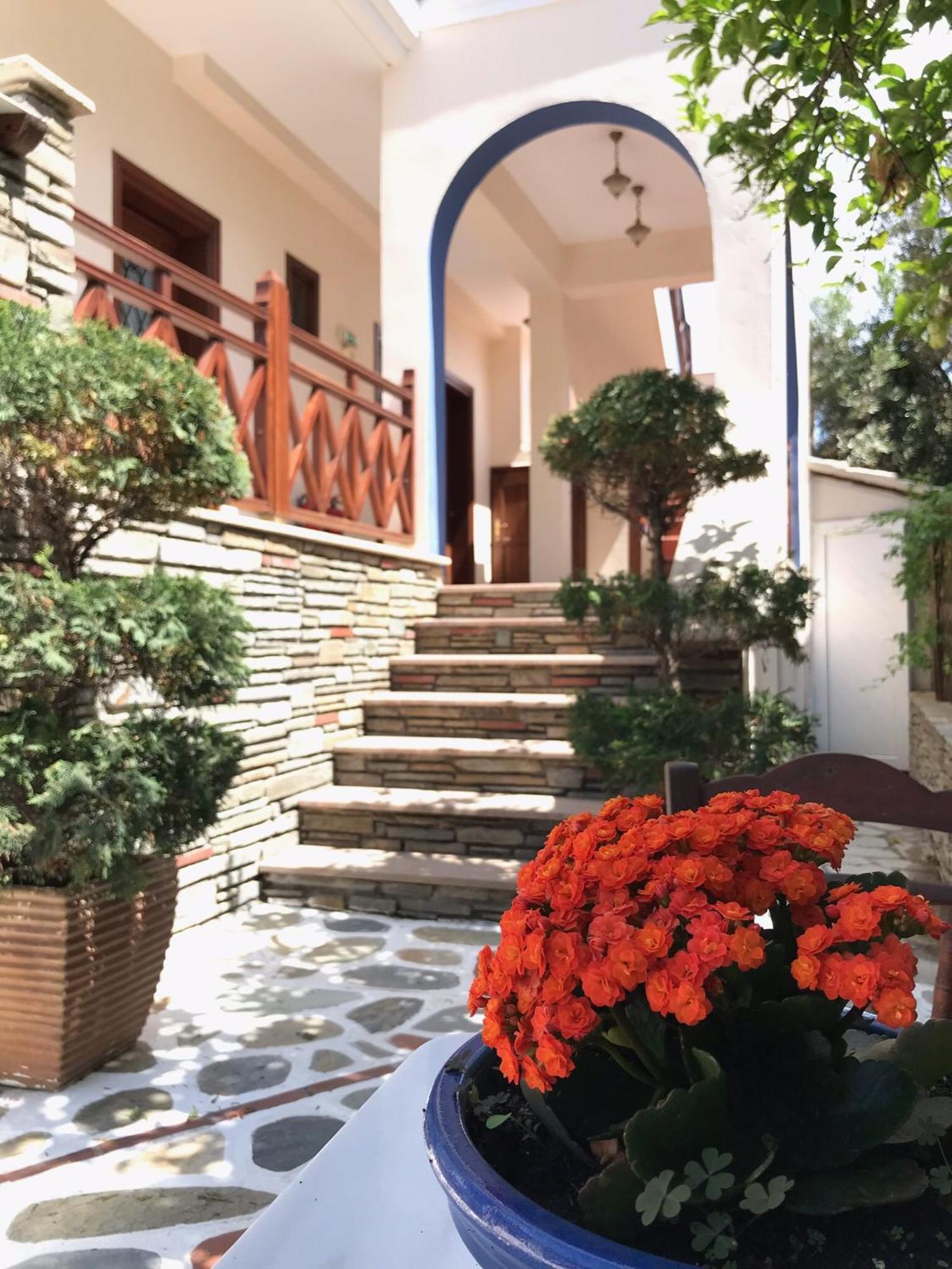 Niriides Hotel Амоляни Екстериор снимка