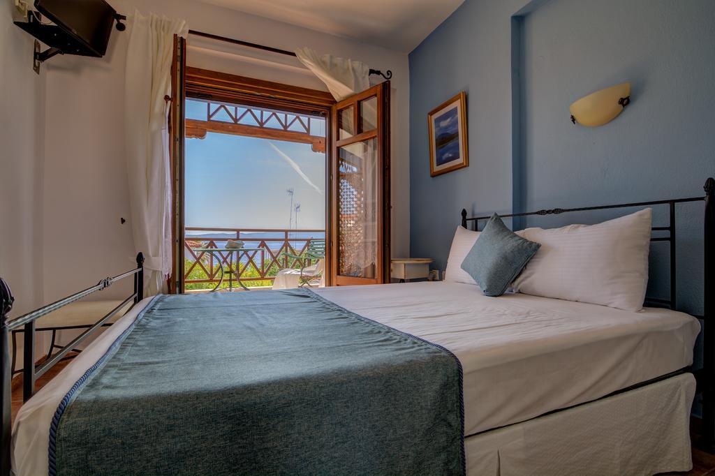 Niriides Hotel Амоляни Екстериор снимка