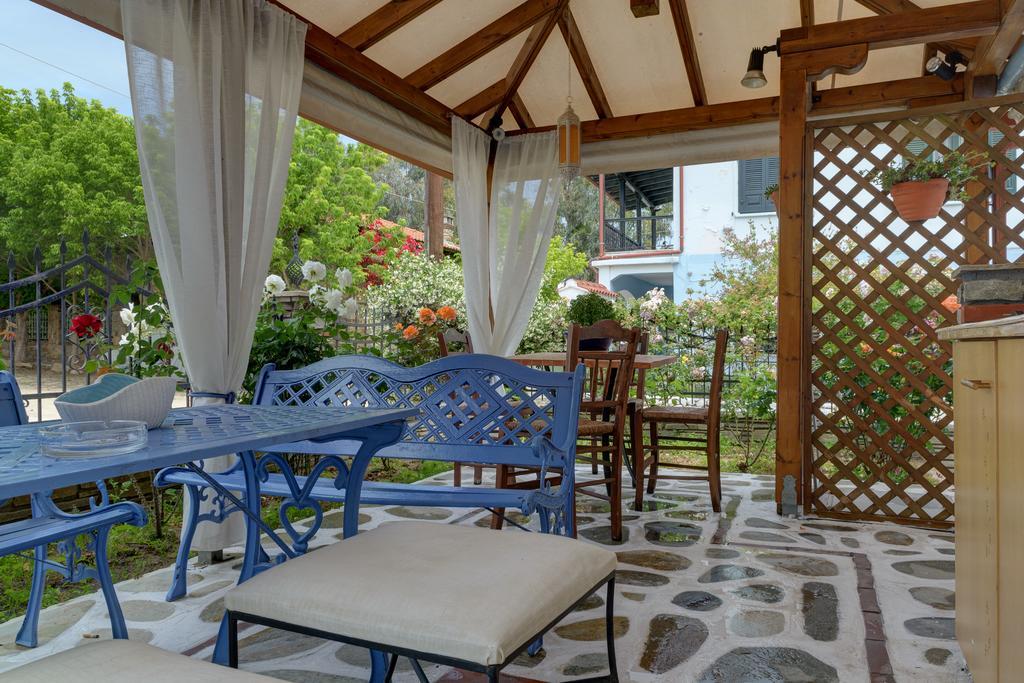 Niriides Hotel Амоляни Екстериор снимка