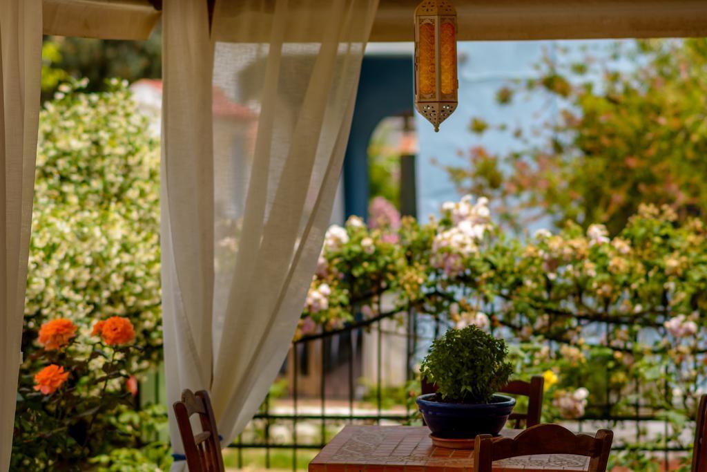 Niriides Hotel Амоляни Екстериор снимка