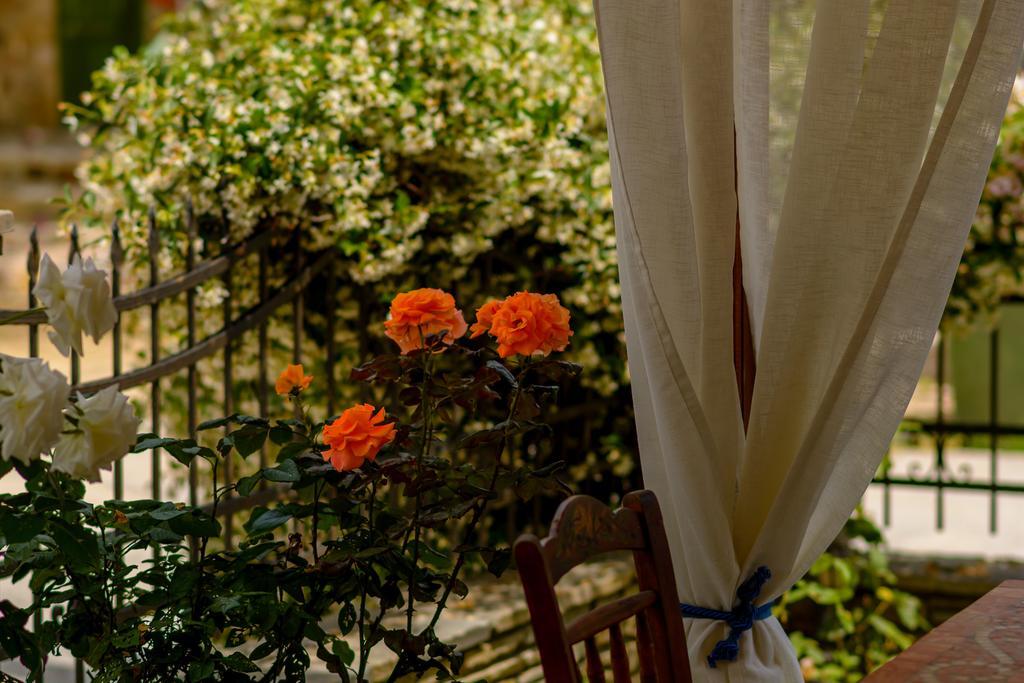 Niriides Hotel Амоляни Екстериор снимка