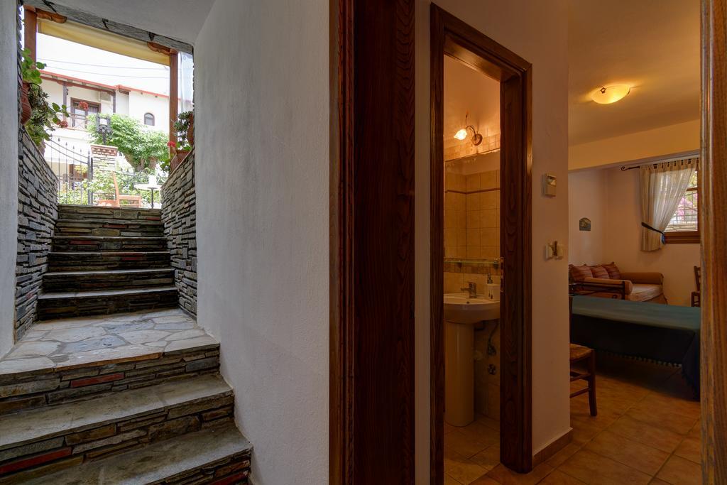 Niriides Hotel Амоляни Екстериор снимка