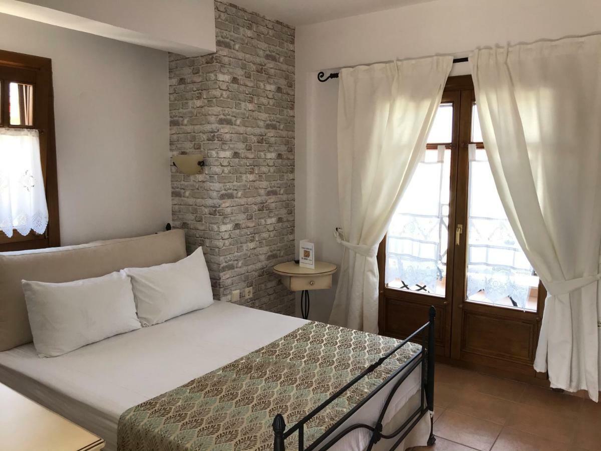 Niriides Hotel Амоляни Екстериор снимка