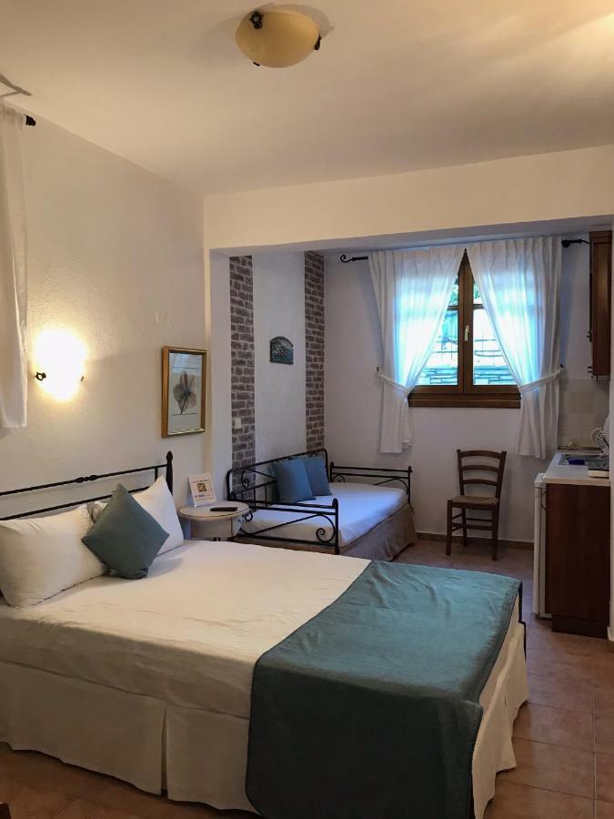 Niriides Hotel Амоляни Екстериор снимка