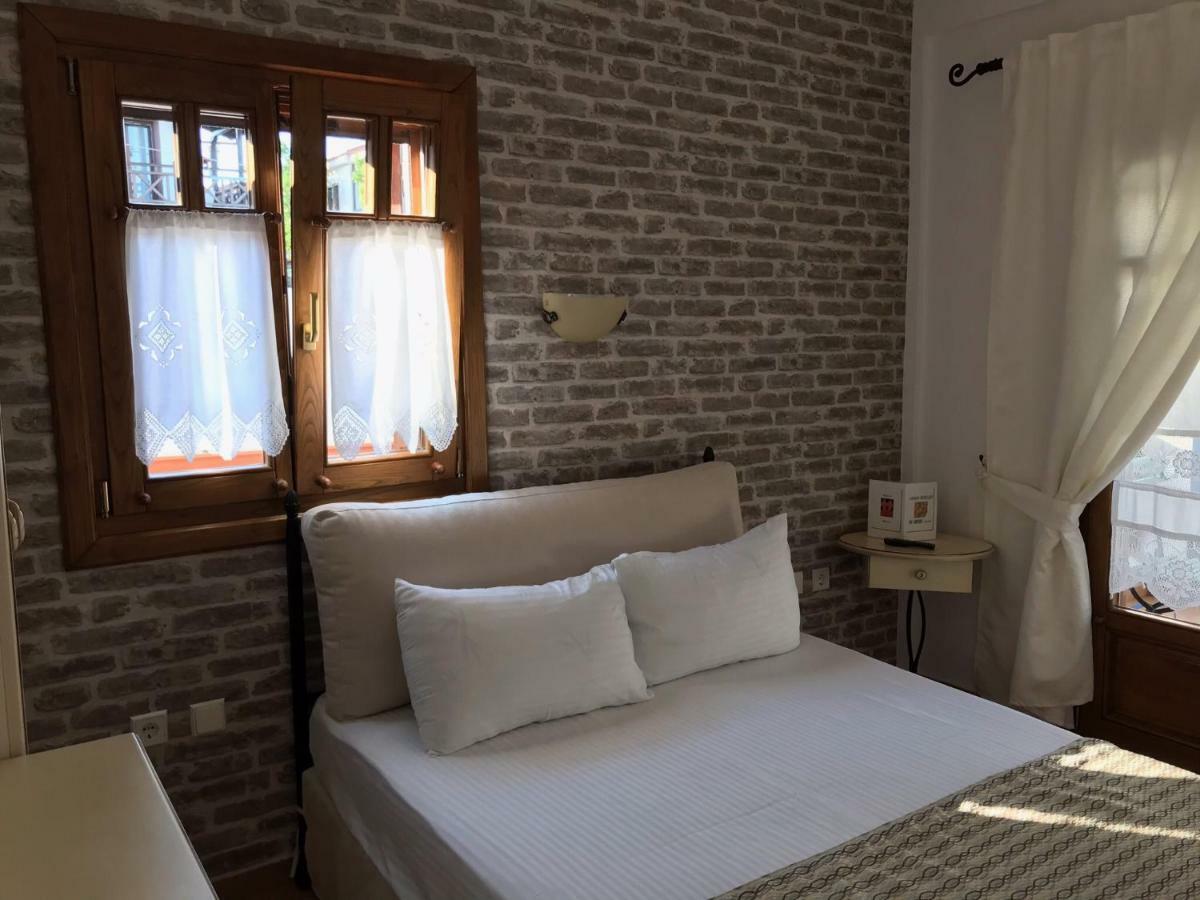 Niriides Hotel Амоляни Екстериор снимка