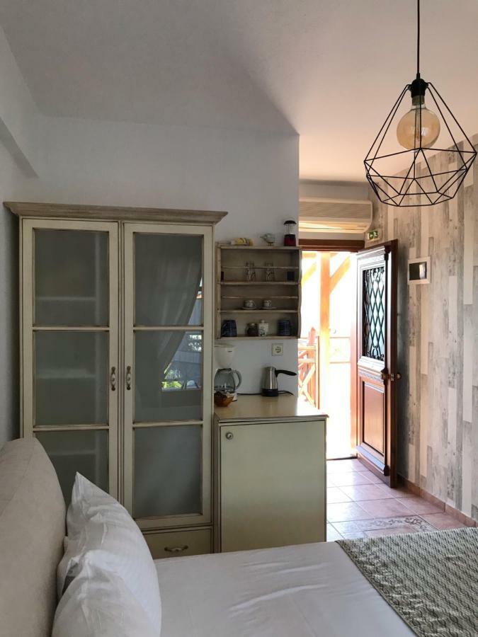 Niriides Hotel Амоляни Екстериор снимка