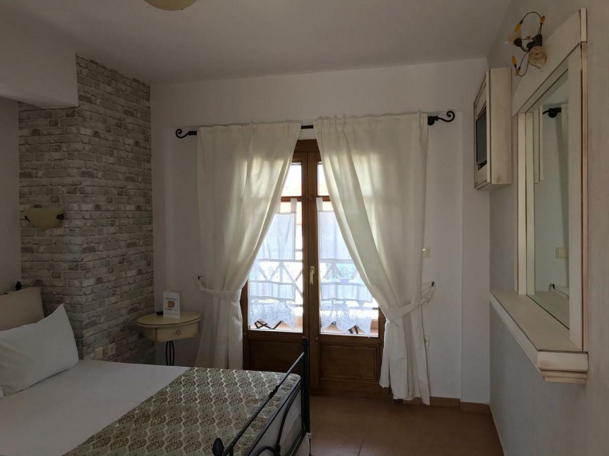 Niriides Hotel Амоляни Екстериор снимка