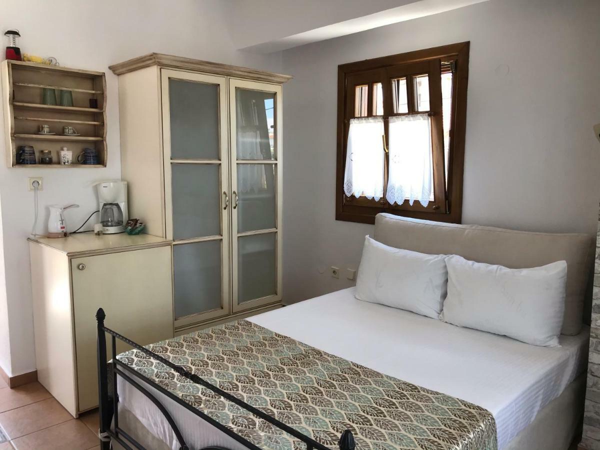 Niriides Hotel Амоляни Екстериор снимка